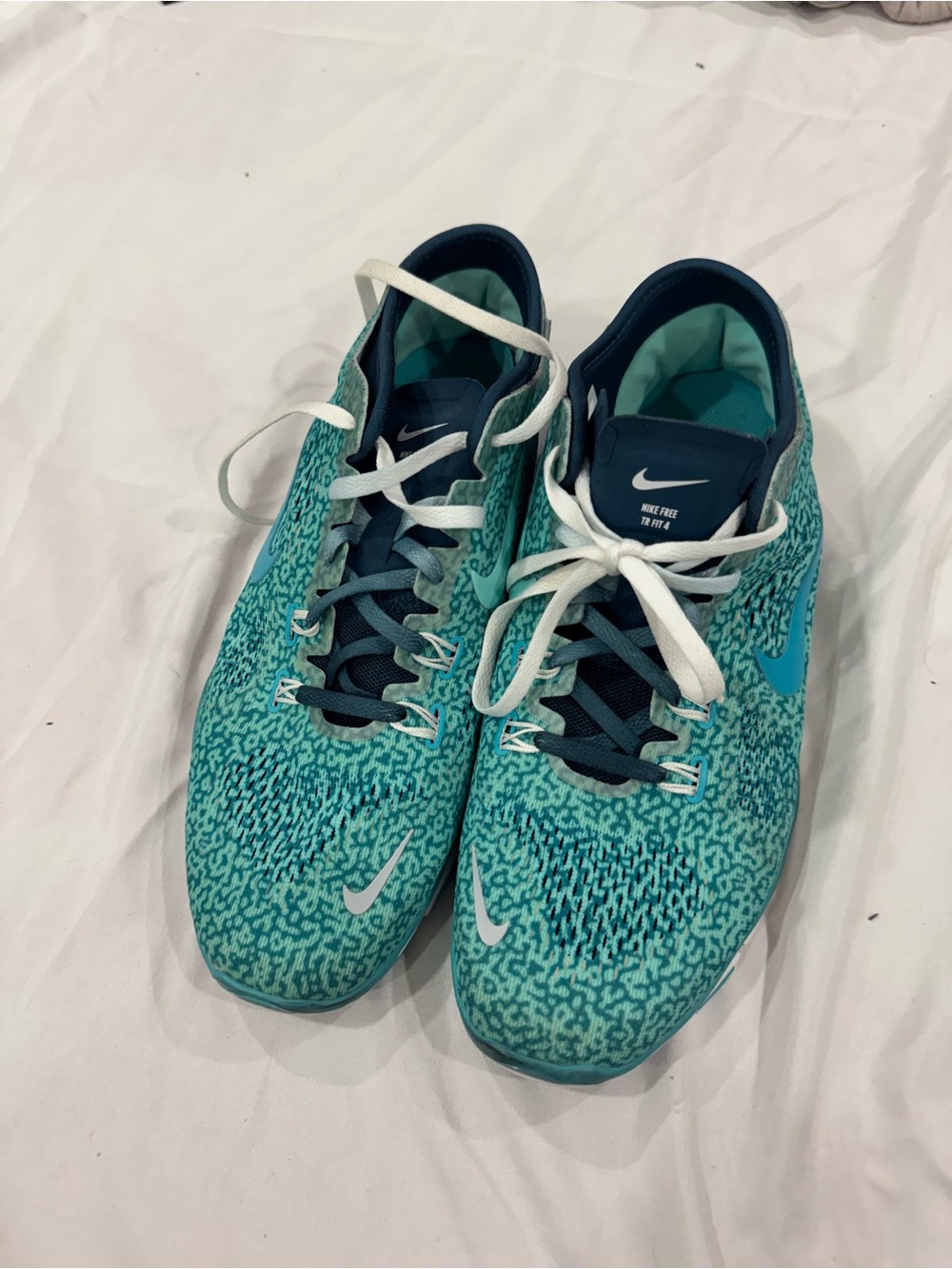 NIKE shoes, barely worn